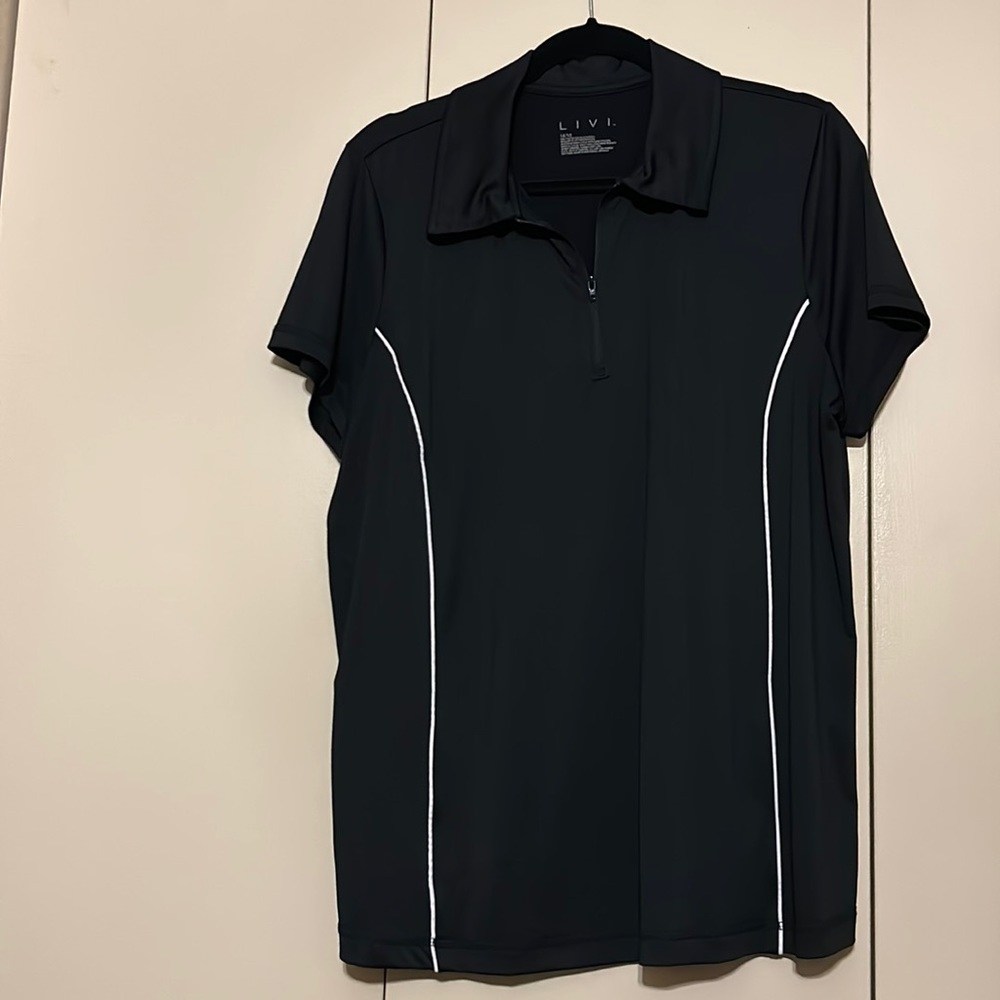 Livi workout Shirt size 14/16 (A)